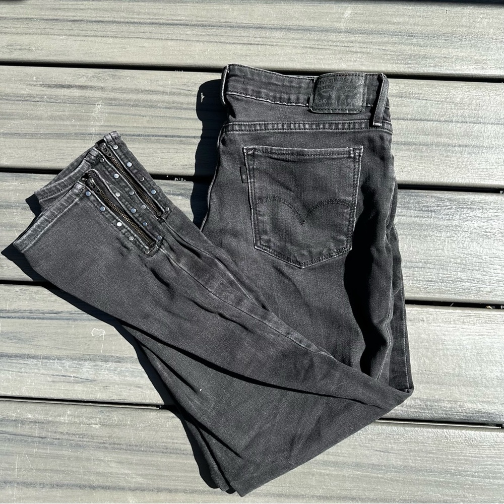 Black Levi 711 Skinny Jeans